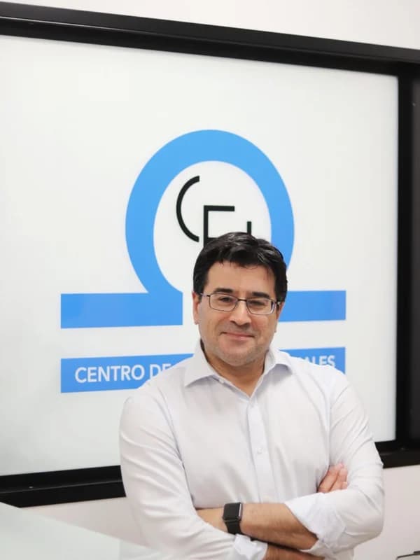 Fernando R. Díaz Martín, preparador online de oposiciones de Justicia — Letrado de la Administración de Justicia en activo y Director del SCT de la Audiencia Provincial de Málaga